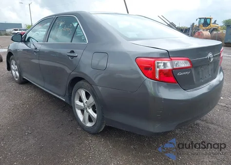 2013 Toyota Camry Le z USA, uszkodzony, nr VIN 4T1BF1FK7DU272562